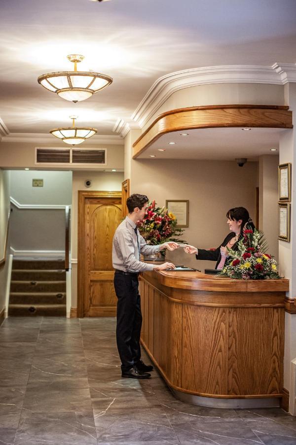 Gullane'S Hotel Балинаслоу Екстериор снимка