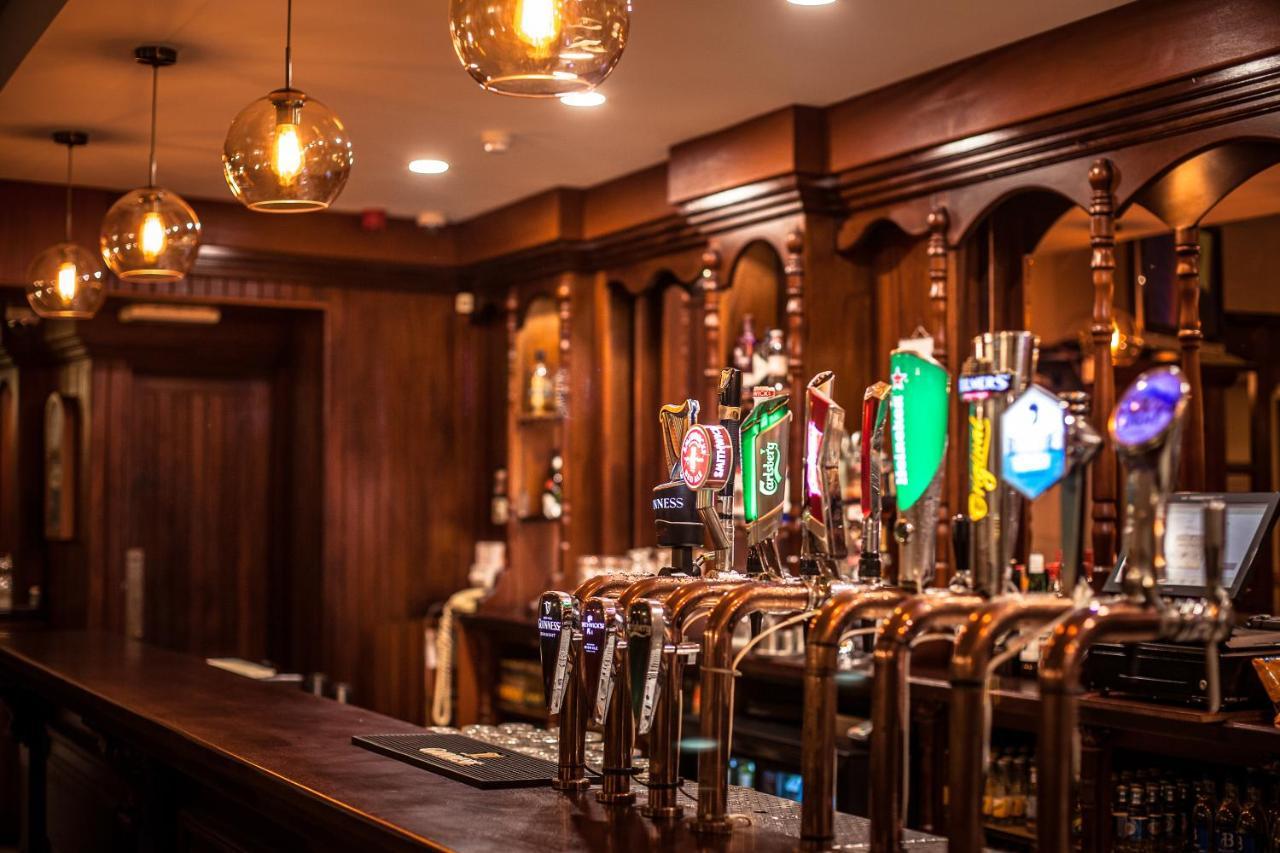 Gullane'S Hotel Балинаслоу Екстериор снимка