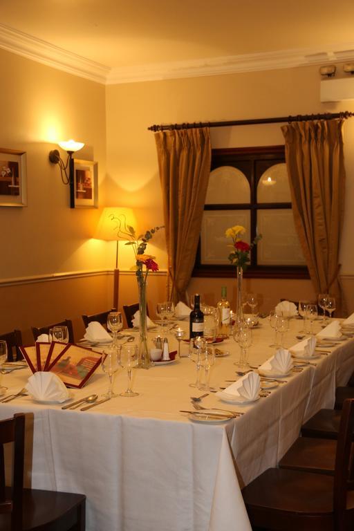 Gullane'S Hotel Балинаслоу Екстериор снимка