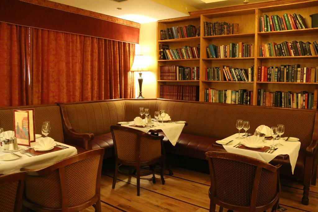 Gullane'S Hotel Балинаслоу Екстериор снимка